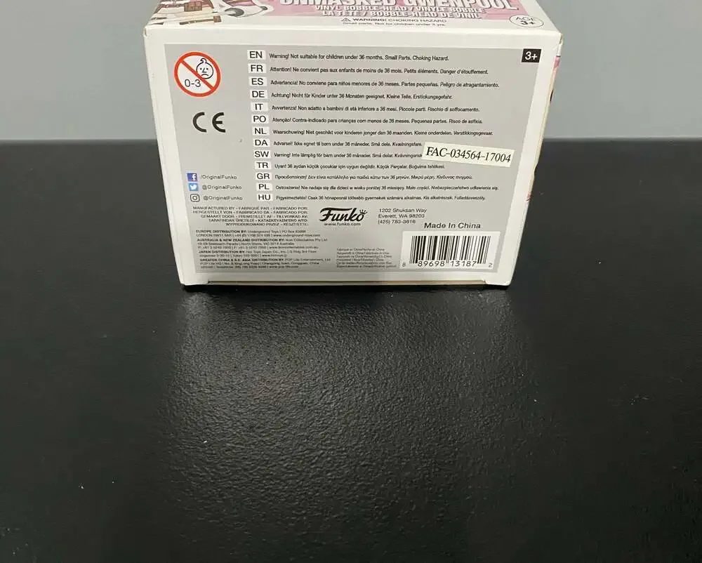 Funko Pop! Marvel Unmasked Gwenpool #213 Walgreens Exclusive - Picture 6 of 6